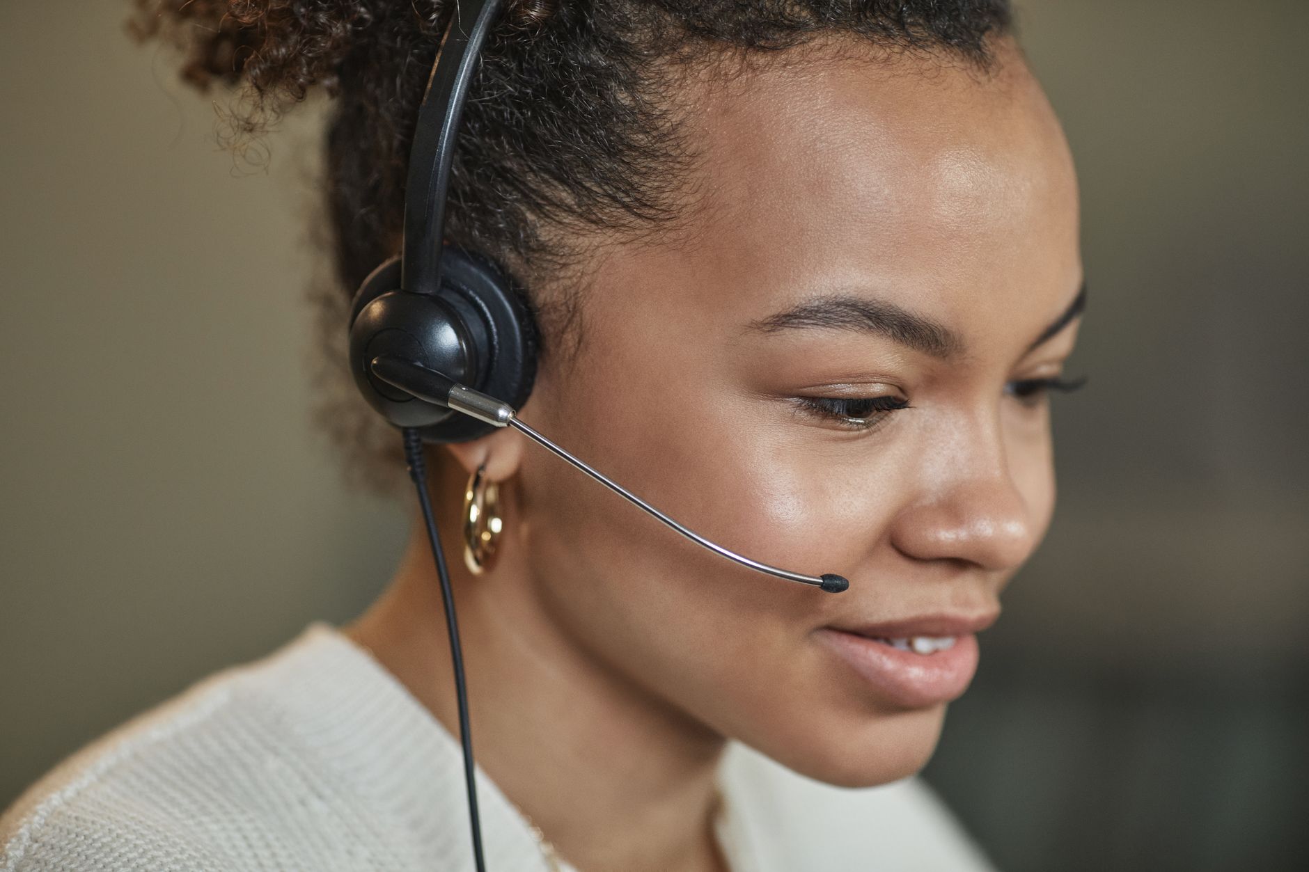 AI Receptionist vs. Human Answering Service: The Real Cost Comparison for Small Businesses
