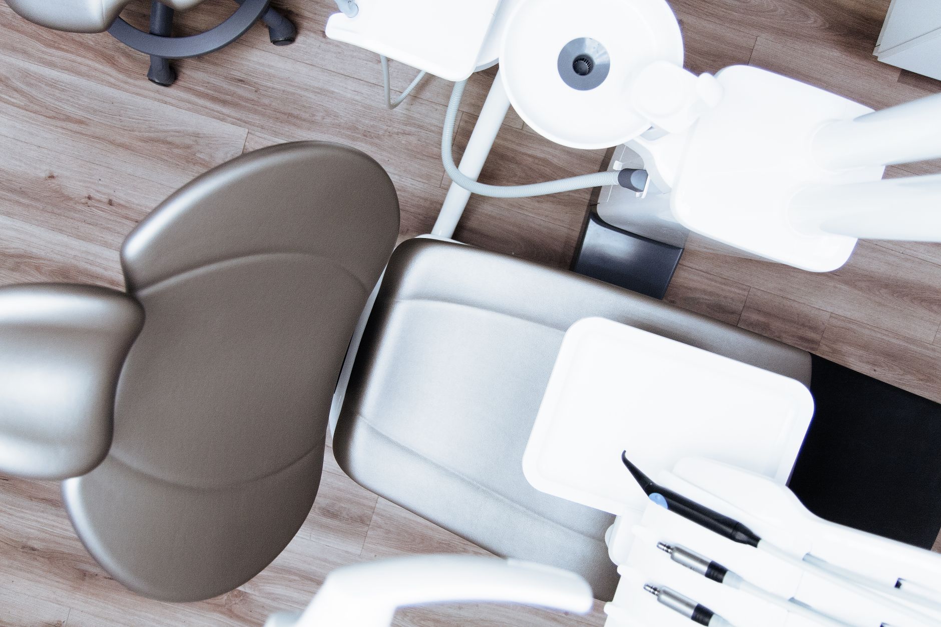 How Dental Offices Fill the Schedule With Automated Reminders and Lapsed-Patient Reactivation
